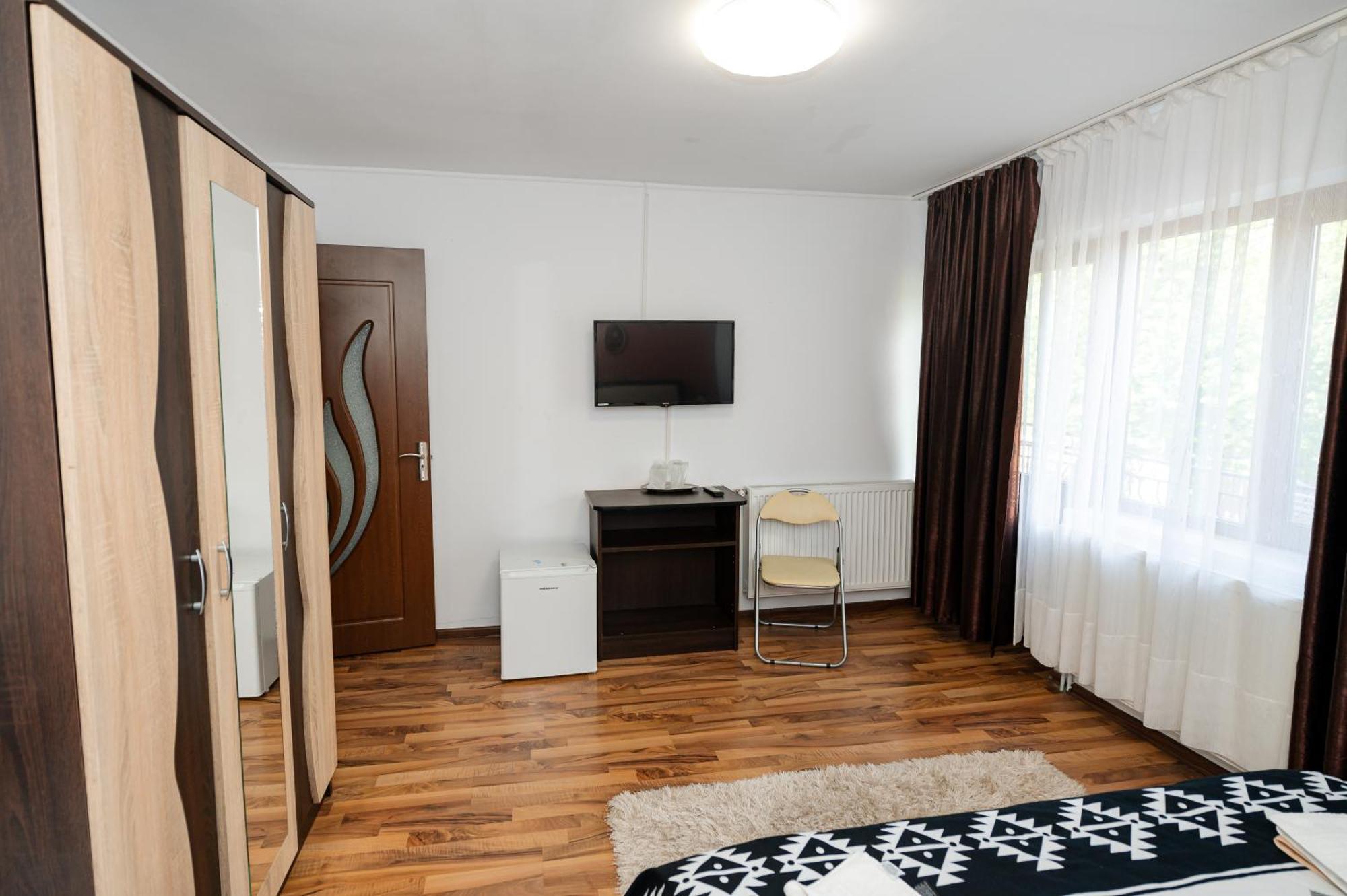 Casa Alex Calimanesti Hotel Bagian luar foto