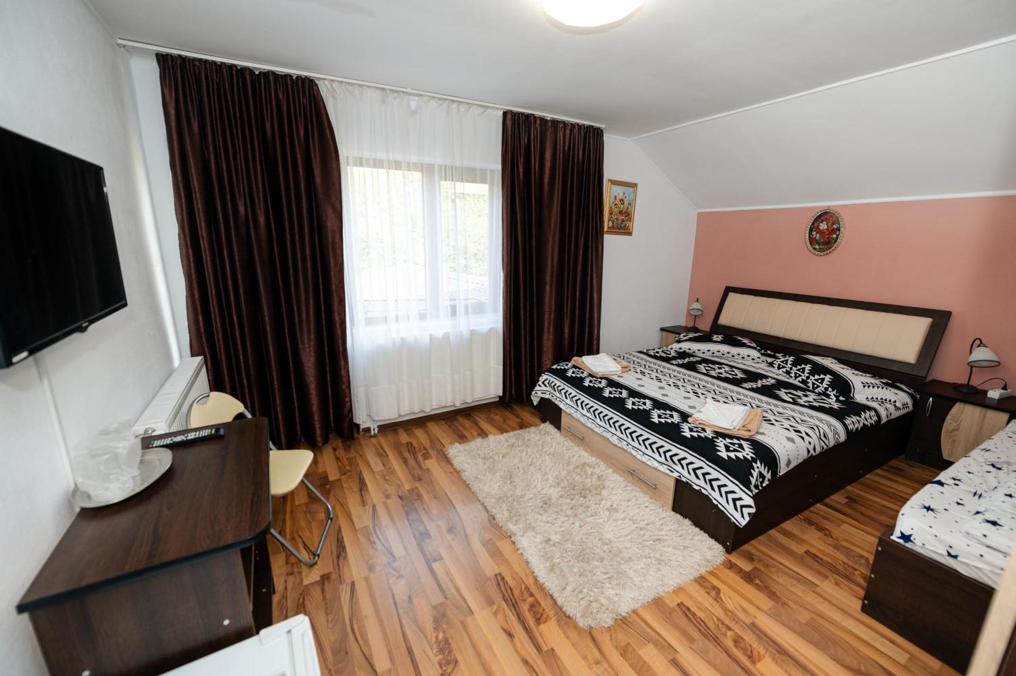 Casa Alex Calimanesti Hotel Bagian luar foto