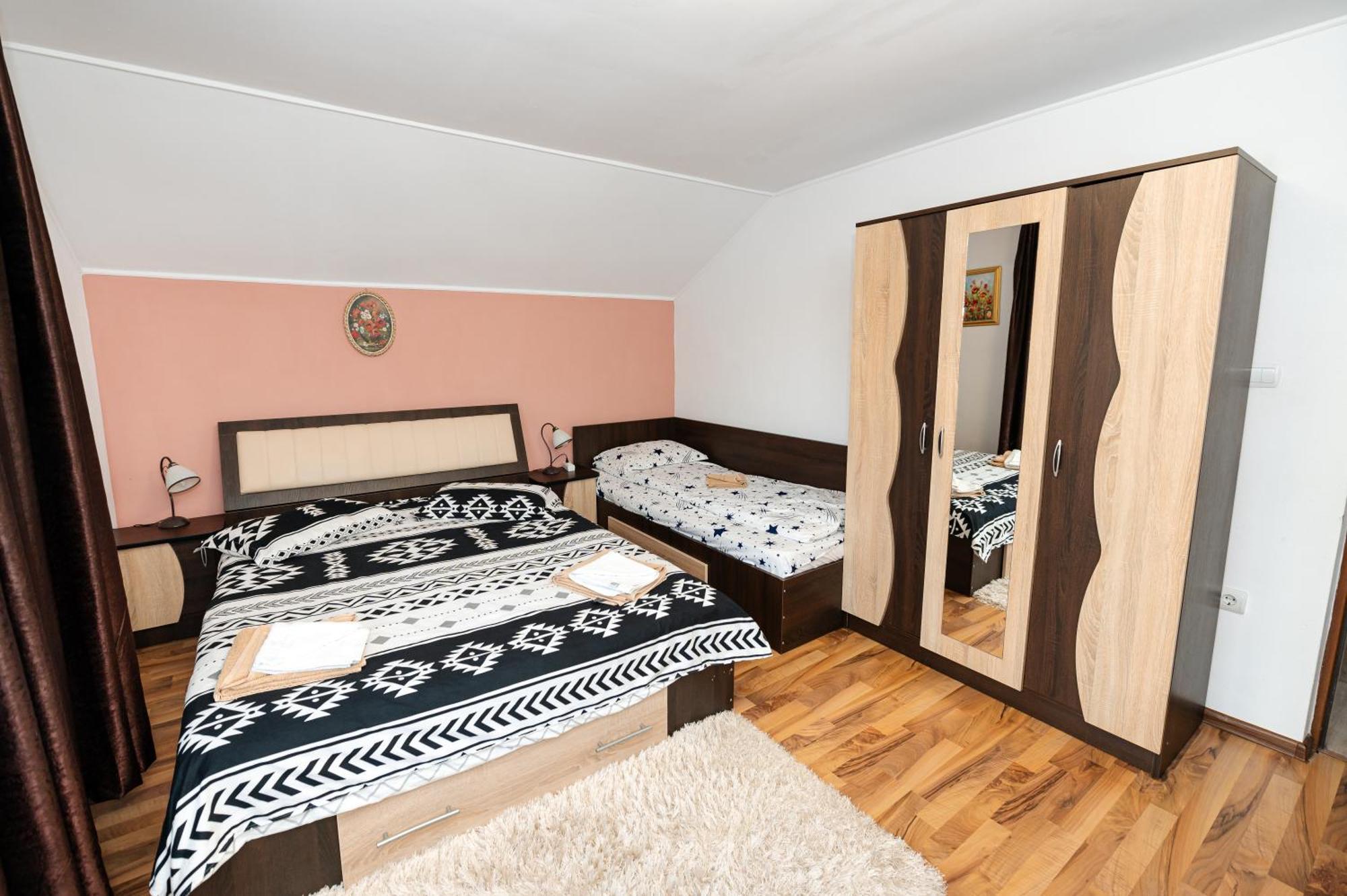 Casa Alex Calimanesti Hotel Bagian luar foto