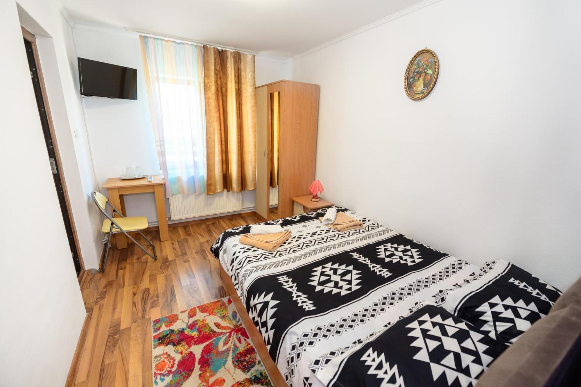 Casa Alex Calimanesti Hotel Bagian luar foto