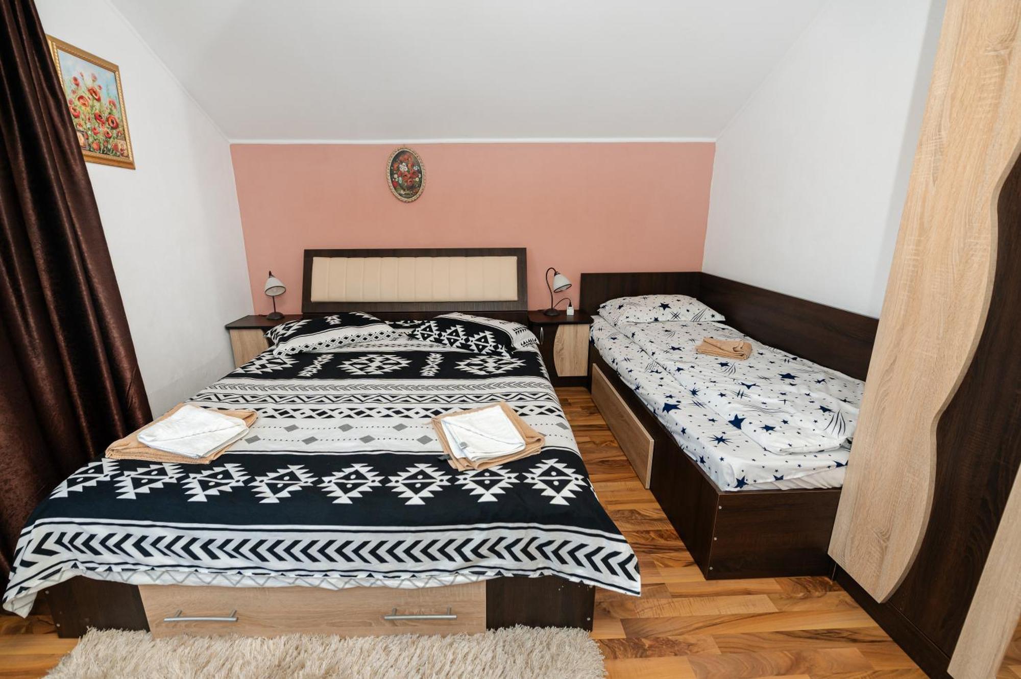 Casa Alex Calimanesti Hotel Bagian luar foto
