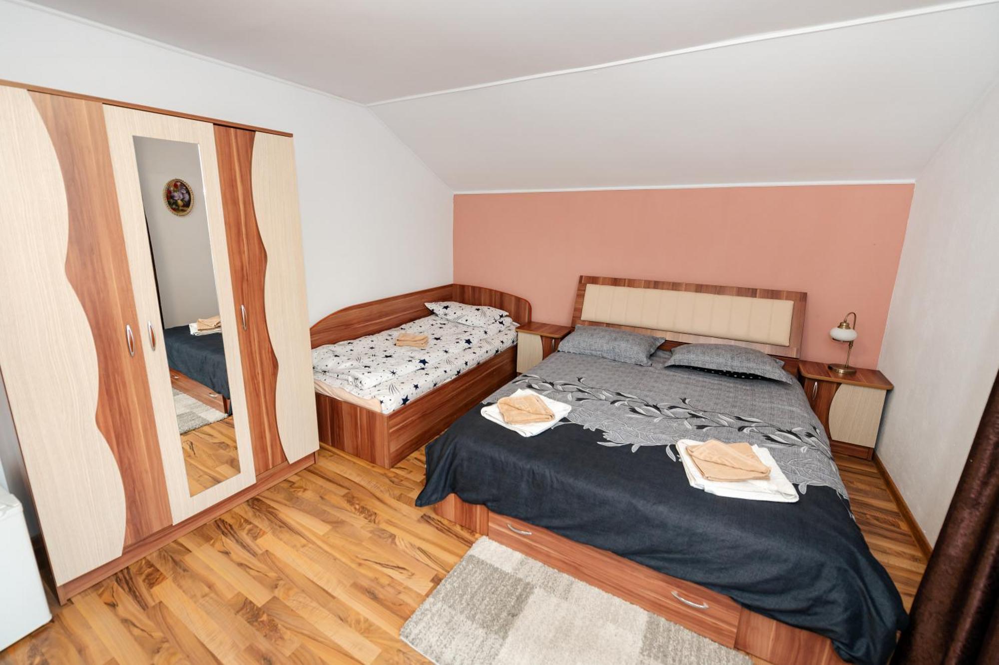 Casa Alex Calimanesti Hotel Bagian luar foto